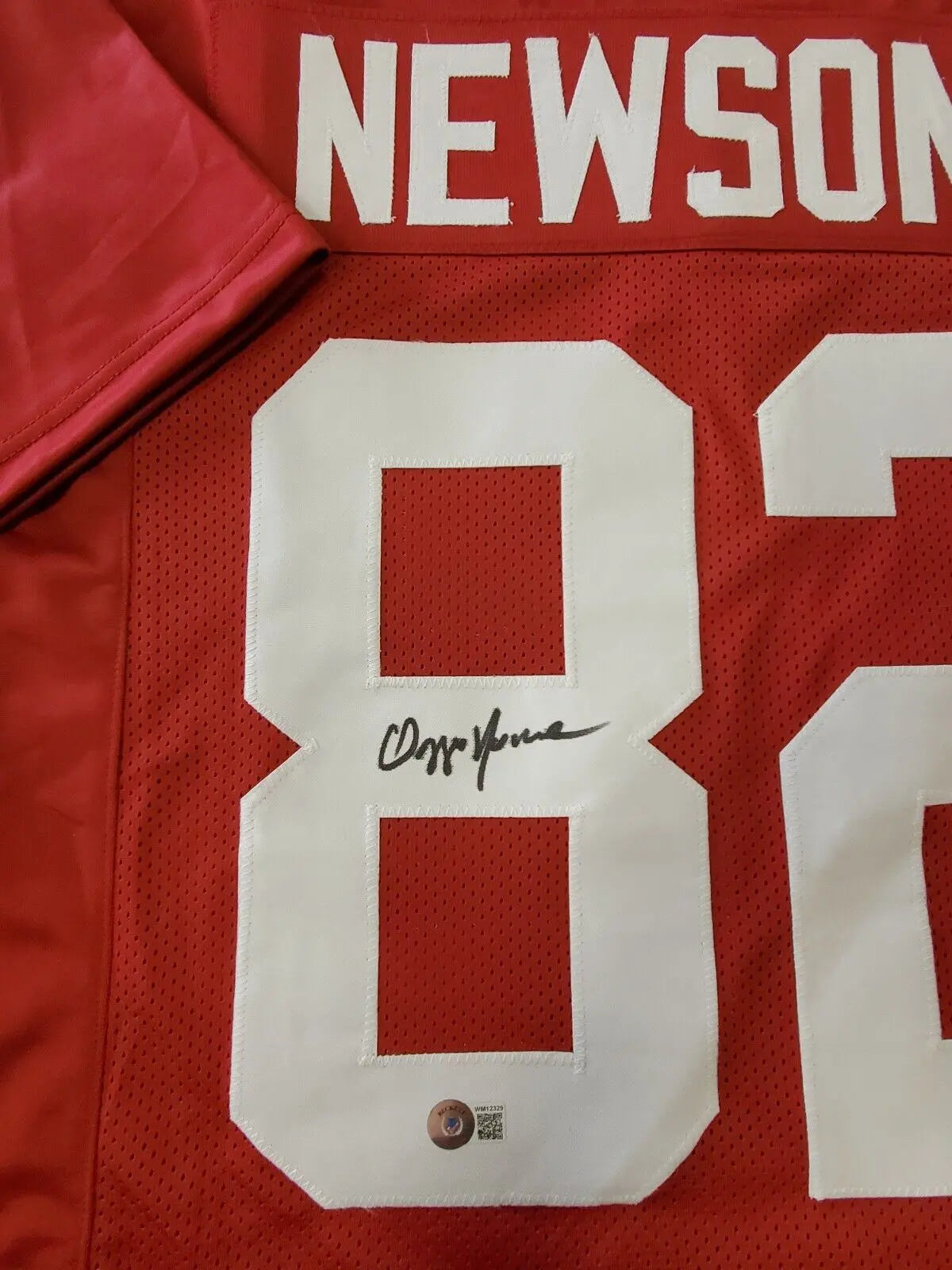 MVP Authentics Alabama Crimson Tide Ozzie Newsome Autographed Signed Jersey Beckett Holo 107.10 sports jersey framing , jersey framing