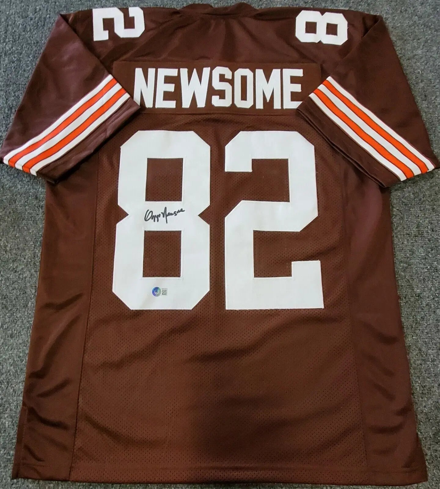 MVP Authentics Cleveland Browns Ozzie Newsome Autographed Signed Jersey Beckett Holo 107.10 sports jersey framing , jersey framing
