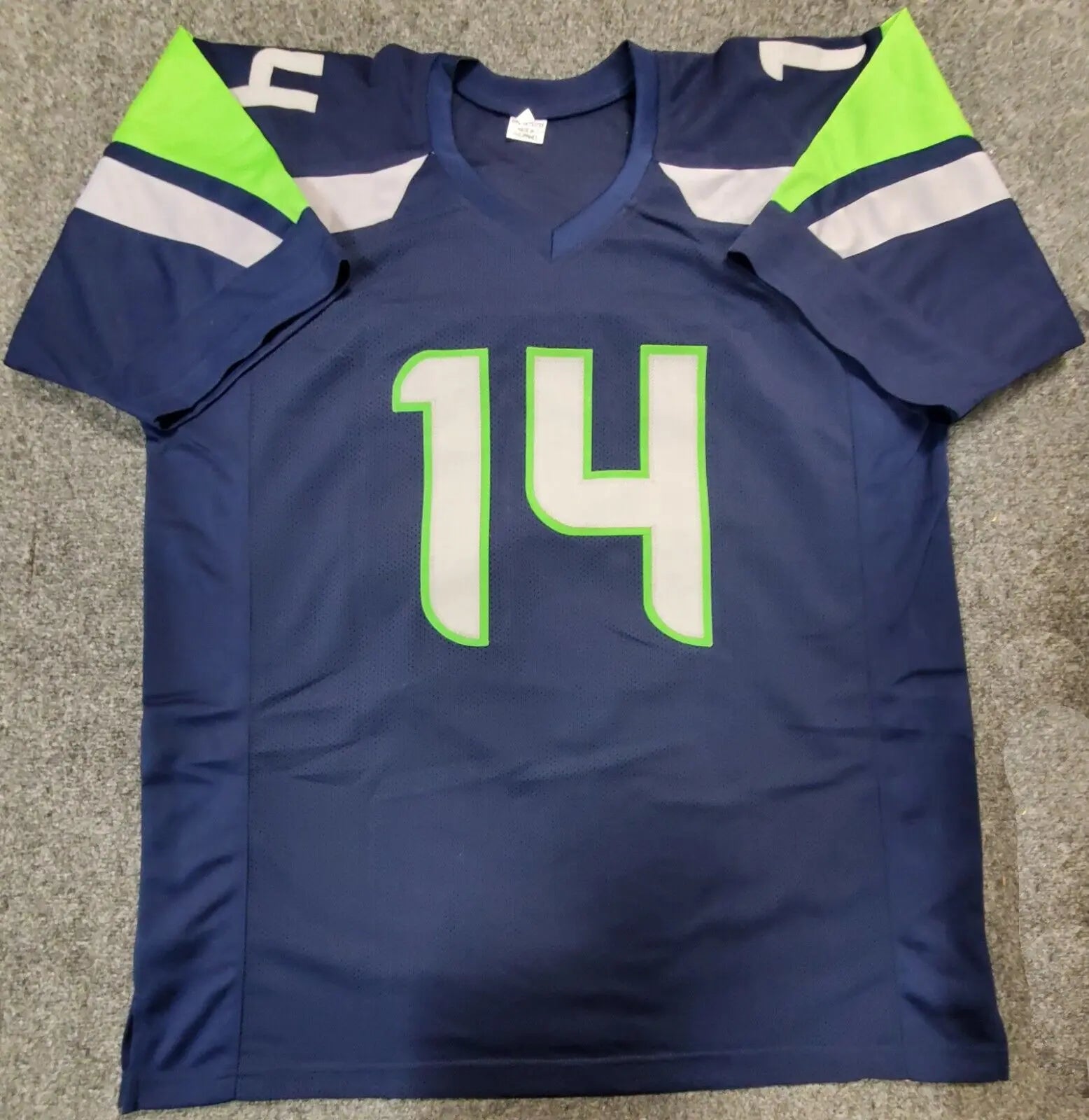MVP Authentics Seattle Seahawks Dk Metcalf Autographed Signed Seattle Jsa Coa 179.10 sports jersey framing , jersey framing