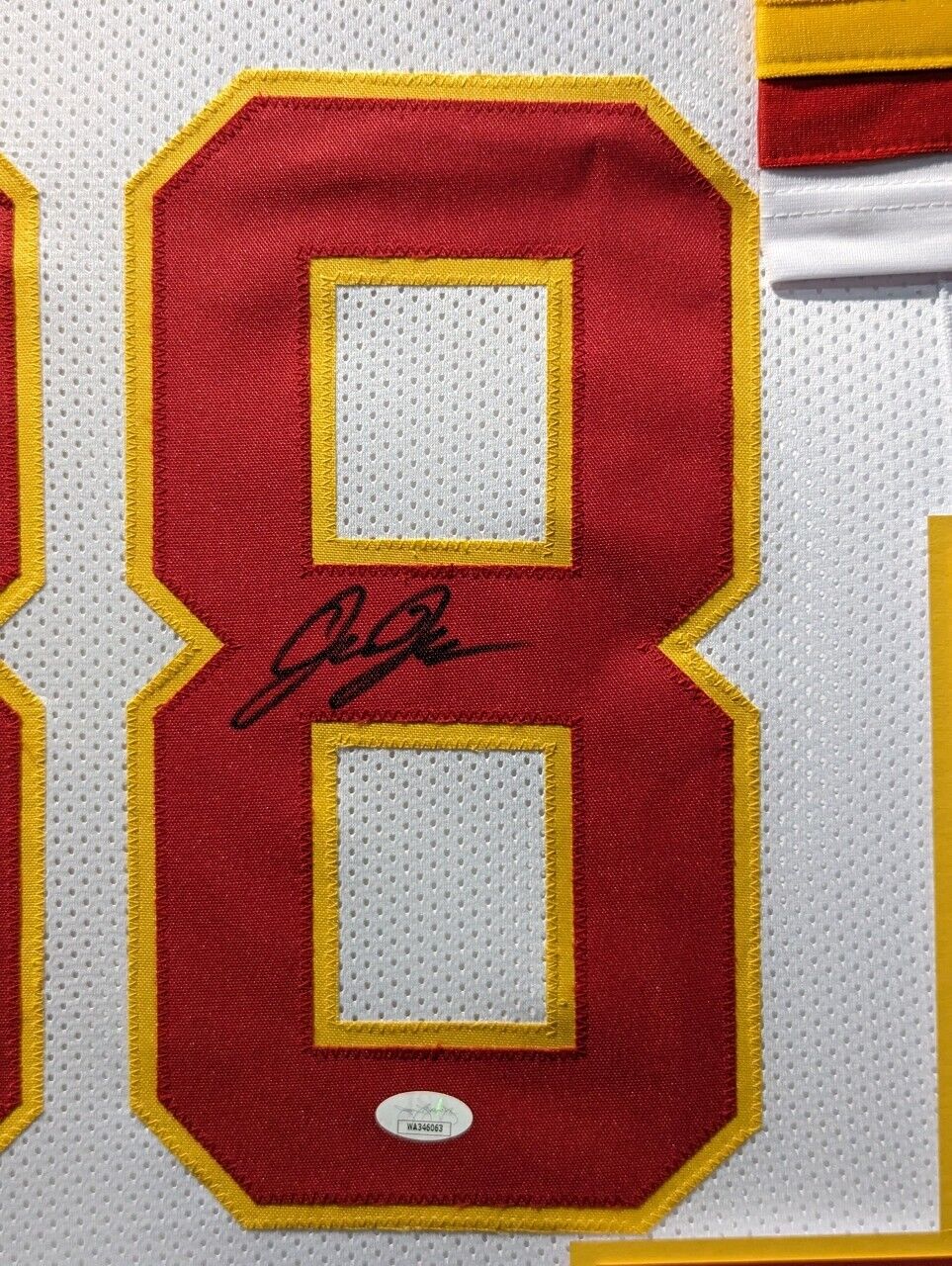 MVP Authentics Framed Kansas City Chiefs L'jarius Sneed Autographed Signed Jersey Jsa Coa 449.10 sports jersey framing , jersey framing