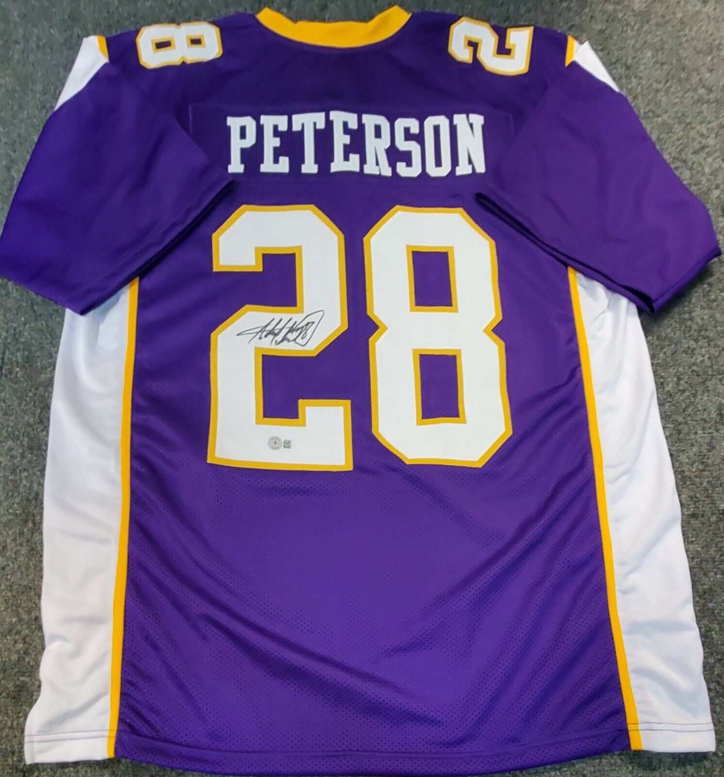 MVP Authentics Minnesota Vikings Adrian Peterson Autographed Signed Jersey Beckett Holo 225 sports jersey framing , jersey framing