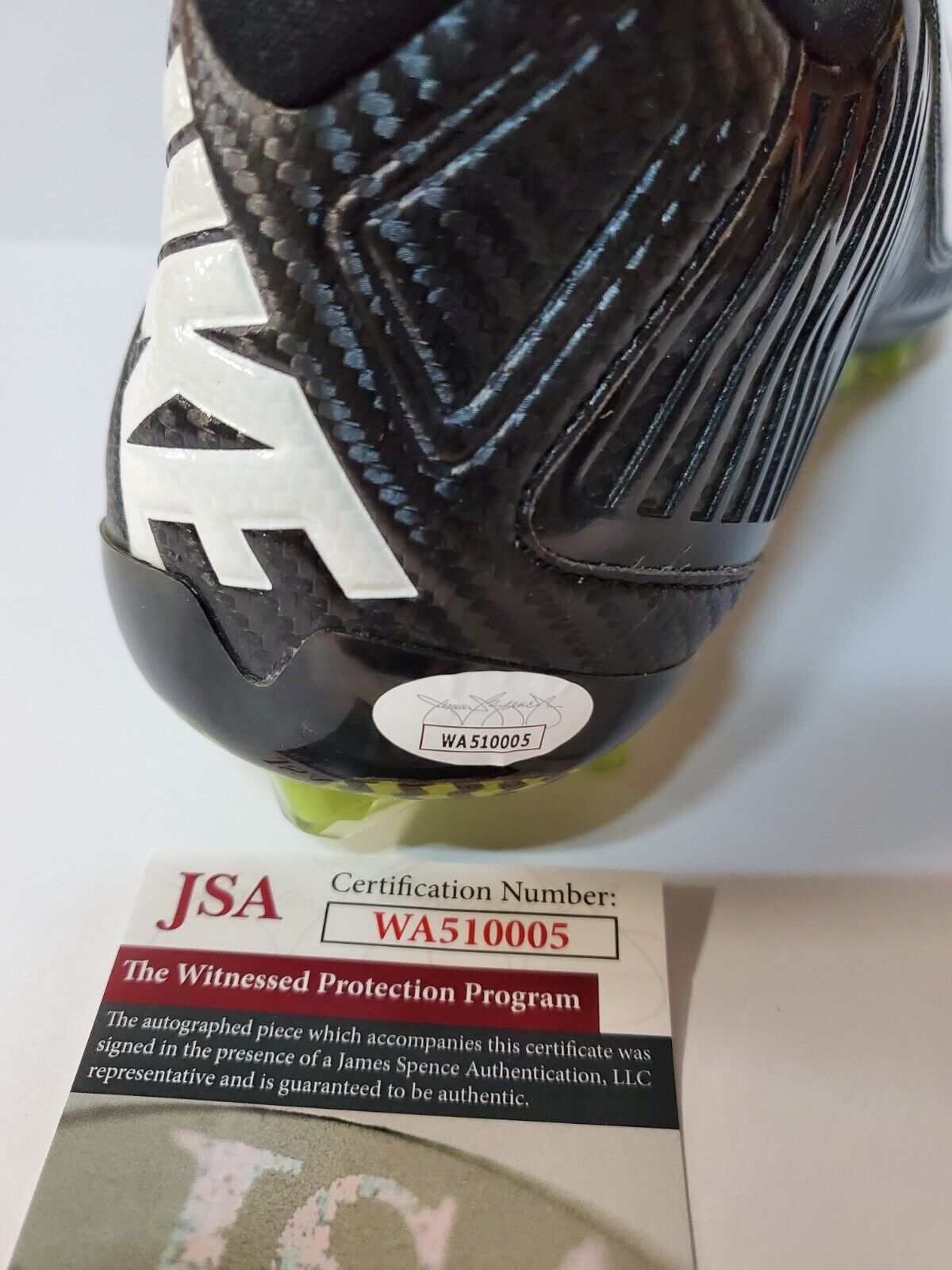 MVP Authentics Israel Izzy Abanikanda Autographed Signed Cleat 103.50 sports jersey framing , jersey framing