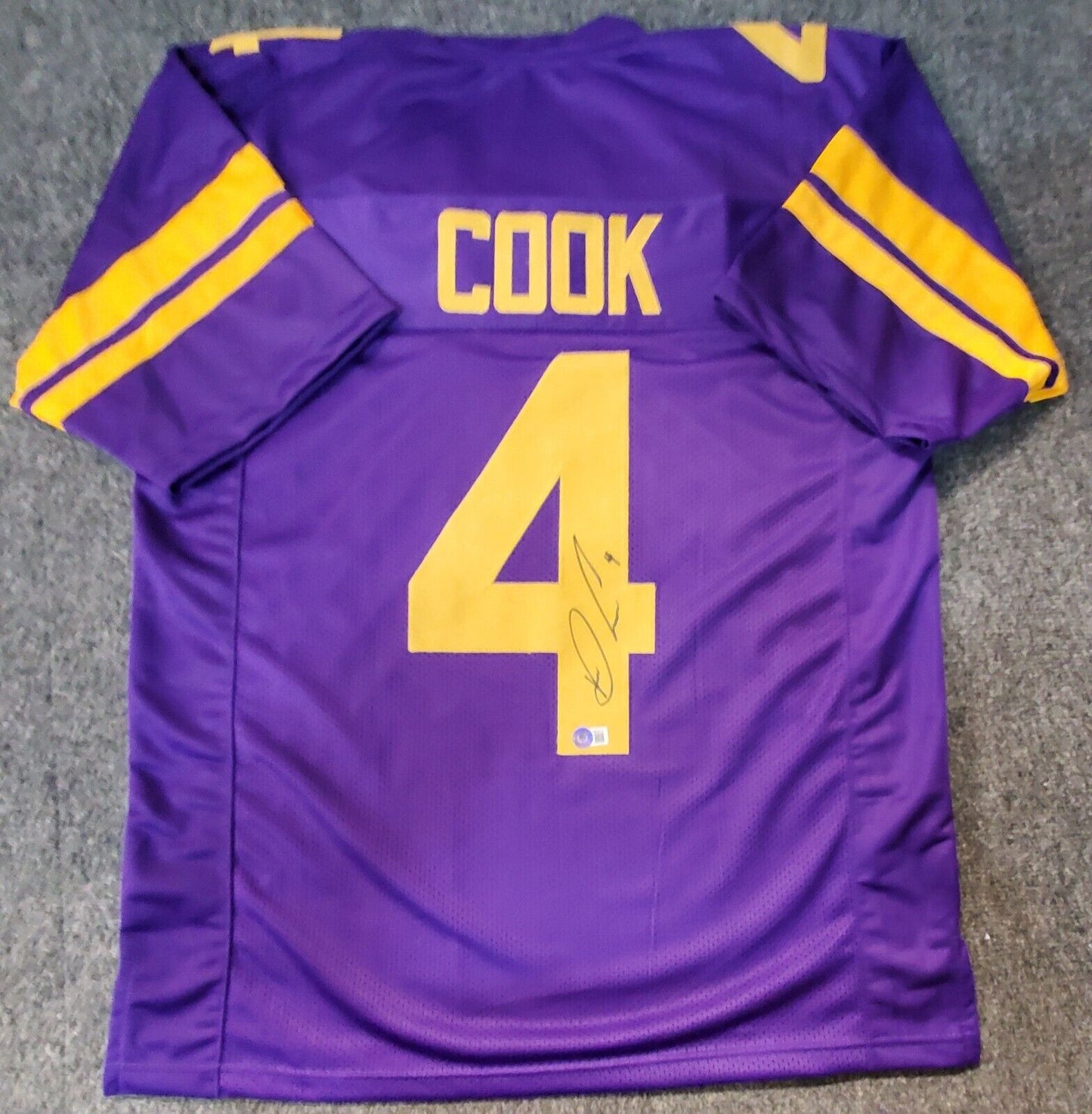 MVP Authentics Dalvin Cook Minnesota Vikings Autographed Signed Jersey Beckett Holo 175.50 sports jersey framing , jersey framing