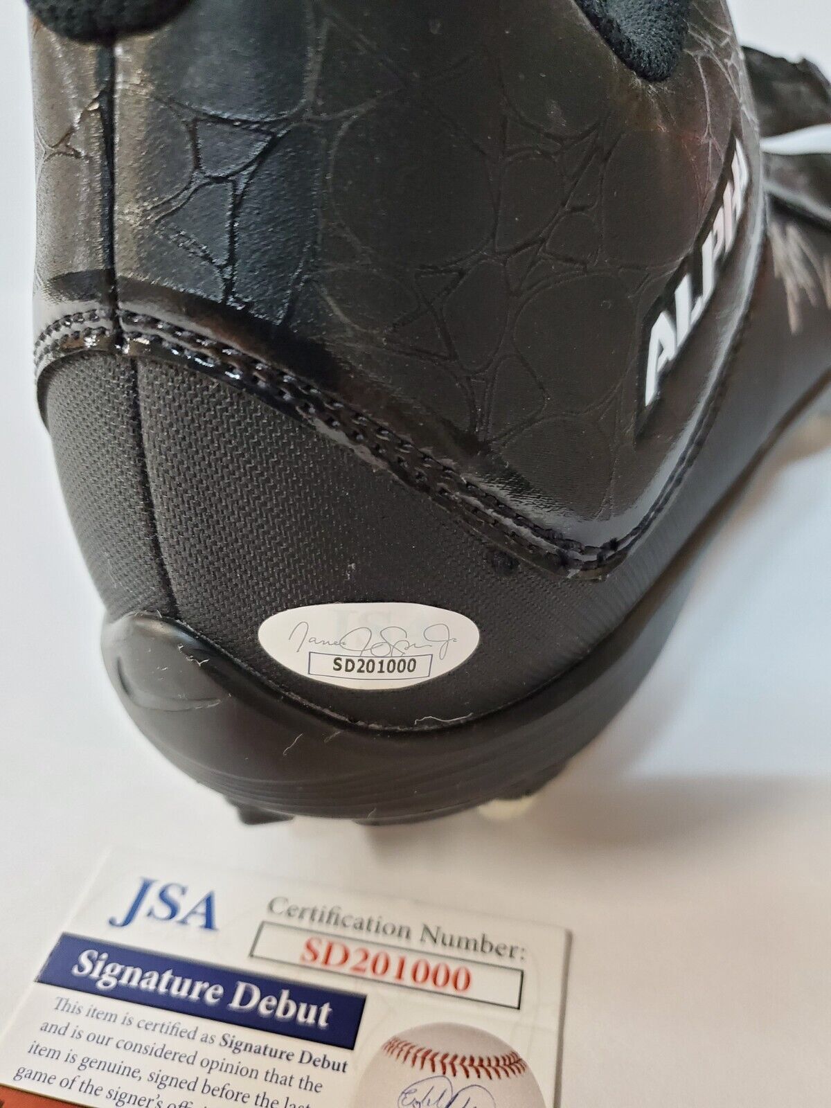 MVP Authentics Israel Izzy Abanikanda Autographed Signed Cleat 103.50 sports jersey framing , jersey framing