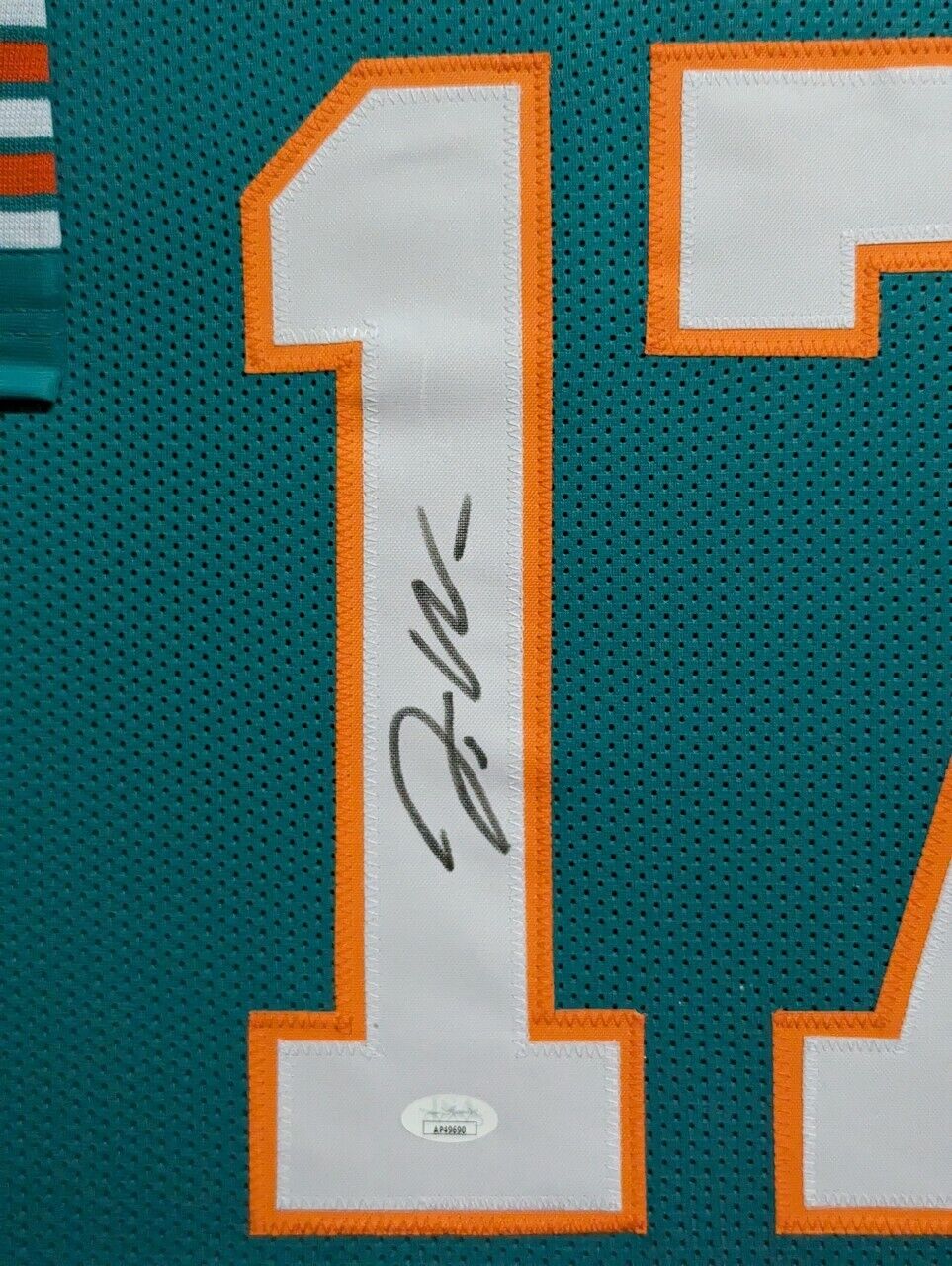 MVP Authentics Framed Miami Dolphins Jaylen Waddle Autographed Signed Jersey Jsa Coa 585 sports jersey framing , jersey framing