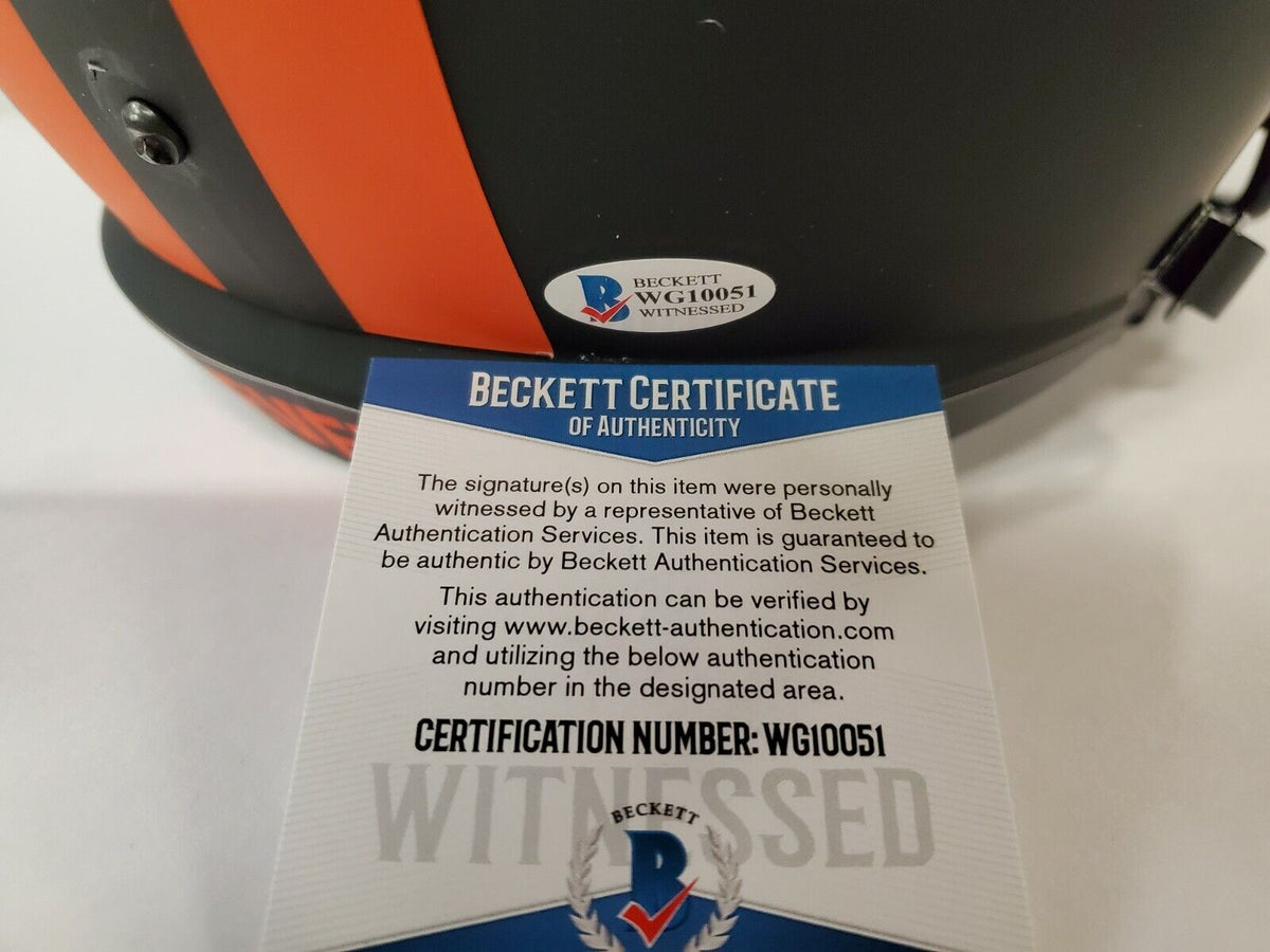 MVP Authentics Nick Chubb Autographed Cleveland Browns Full Sz Eclipse Rep Helmet Beckett Coa 332.10 sports jersey framing , jersey framing