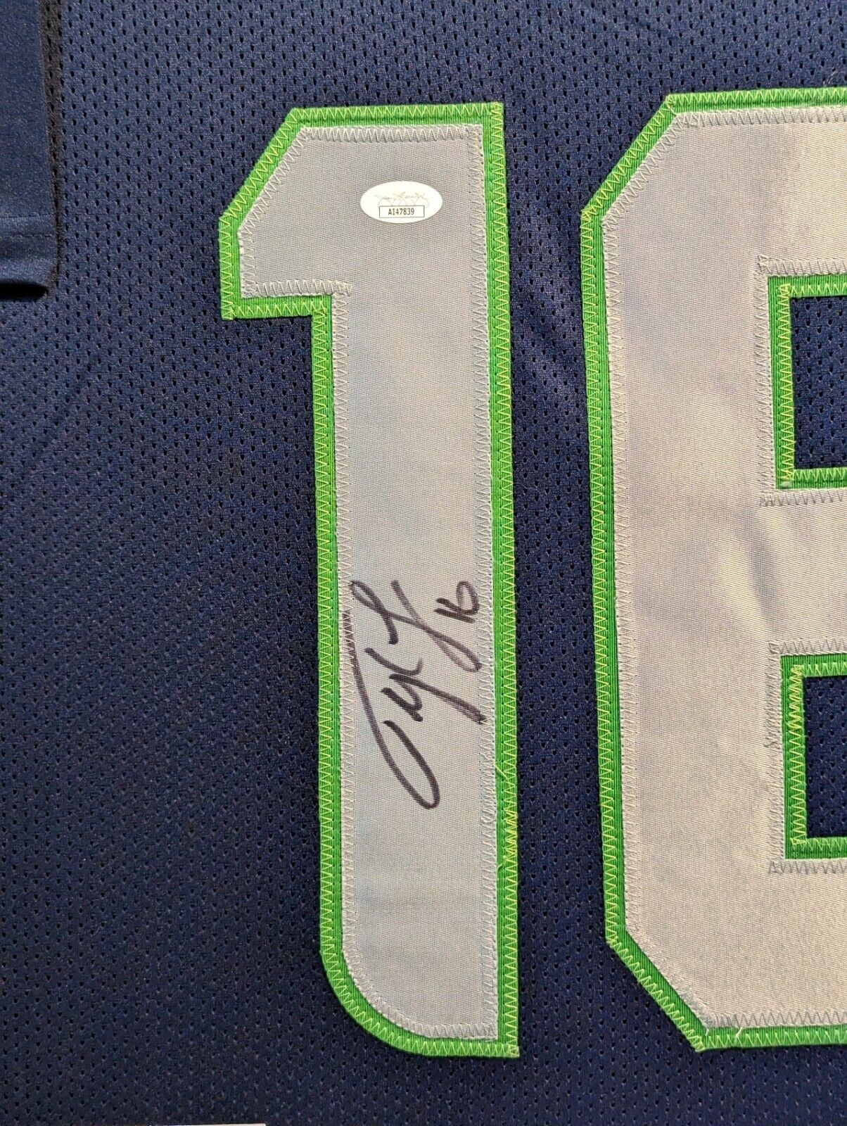 MVP Authentics Framed Seattle Seahawks Tyler Lockett Autographed Signed Jersey Jsa Coa 540 sports jersey framing , jersey framing