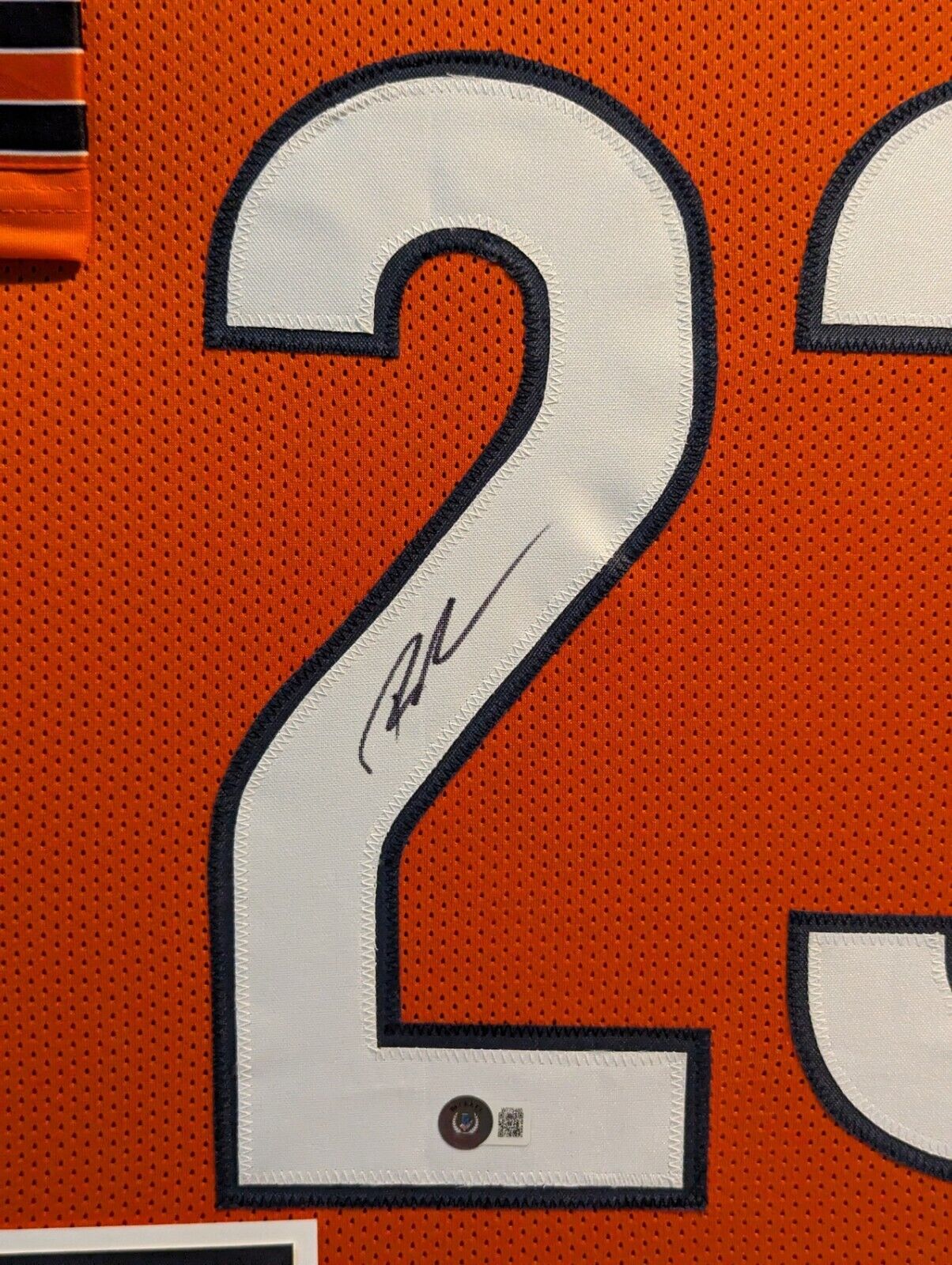 MVP Authentics Framed Chicago Bears Roschon Johnson Autographed Signed Jersey Beckett Holo 495 sports jersey framing , jersey framing