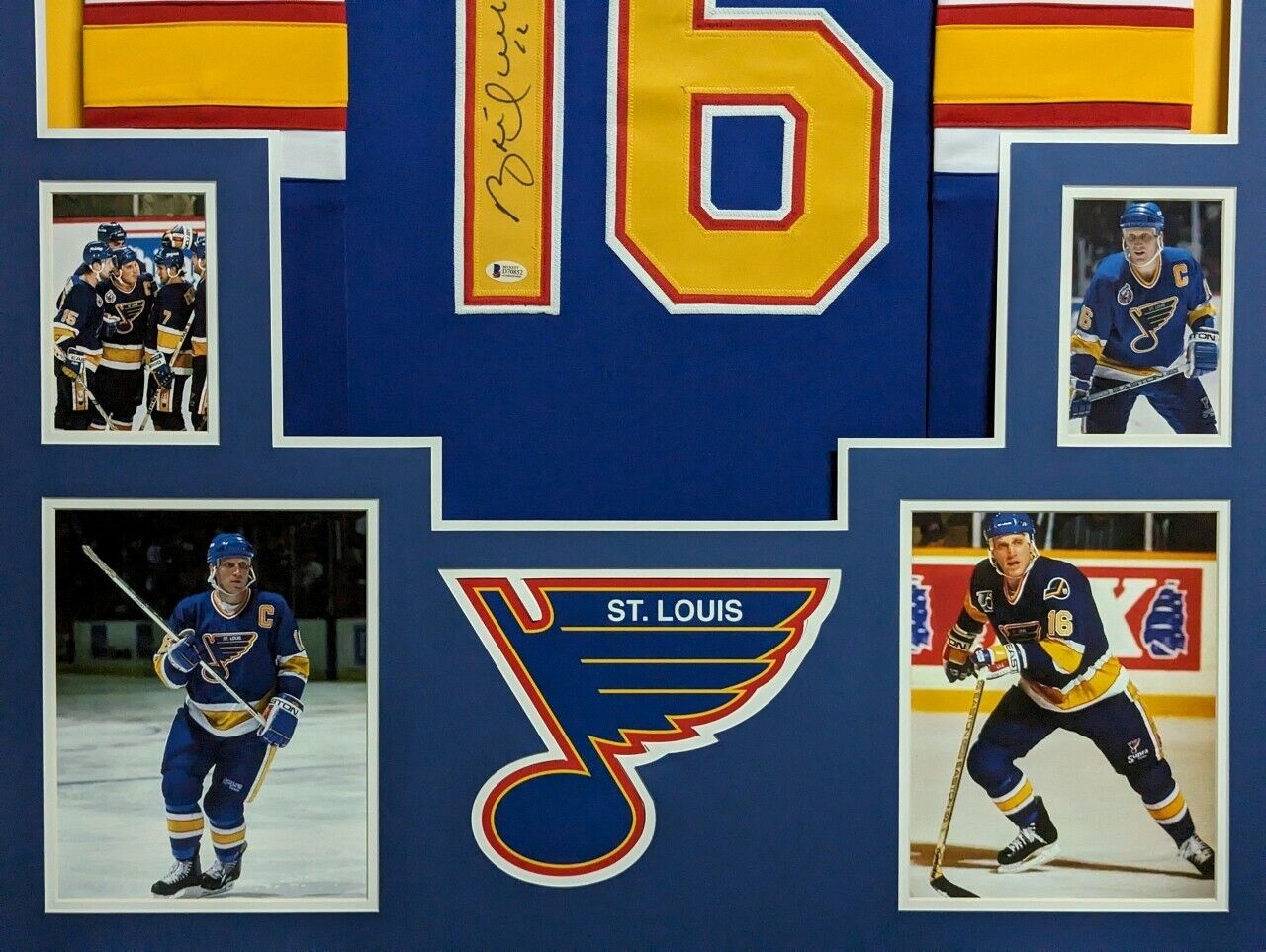 MVP Authentics Framed St Louis Blues Brett Hull Autographed Signed Jersey Beckett Coa 697.50 sports jersey framing , jersey framing