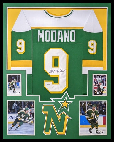 Mike Modano Signed Jersey Inscribed 99 Cup (Beckett COA)