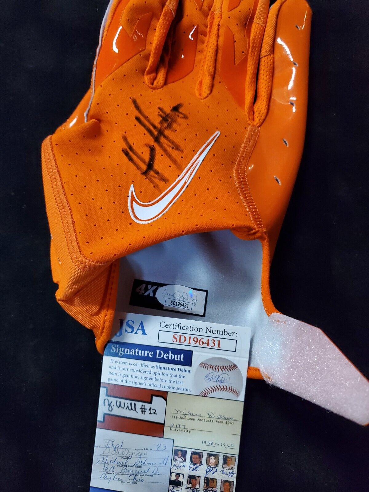 MVP Authentics Tennessee Volunteers Hendon Hooker Autographed Signed Glove Jsa Coa 175.50 sports jersey framing , jersey framing