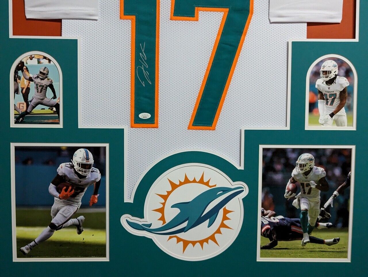 MVP Authentics Framed Miami Dolphins Jaylen Waddle Autographed Signed Jersey Jsa Coa 585 sports jersey framing , jersey framing