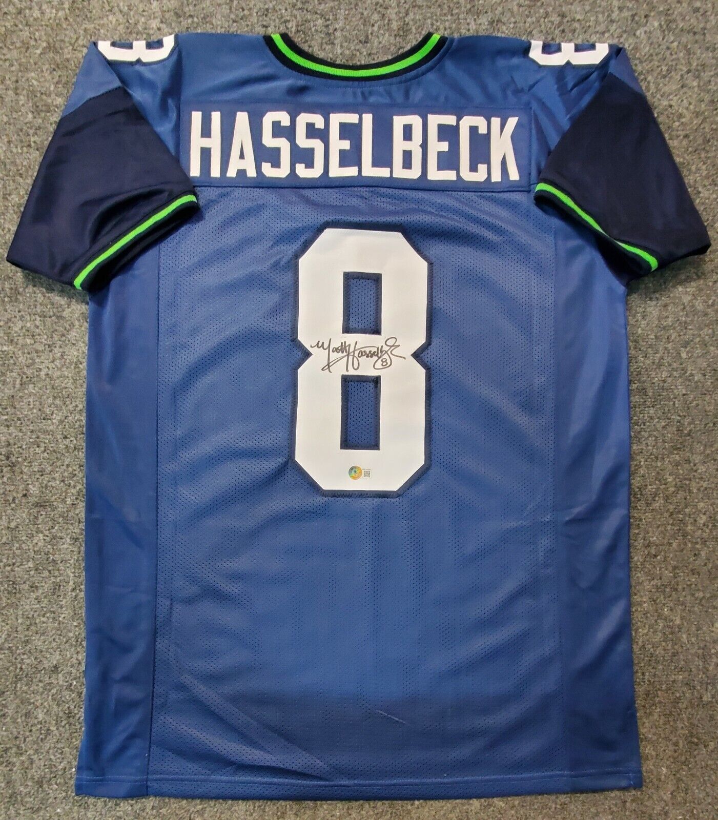 MVP Authentics Seattle Seahawks Matt Hasselbeck Autographed Signed Jersey Bas Holo 135 sports jersey framing , jersey framing