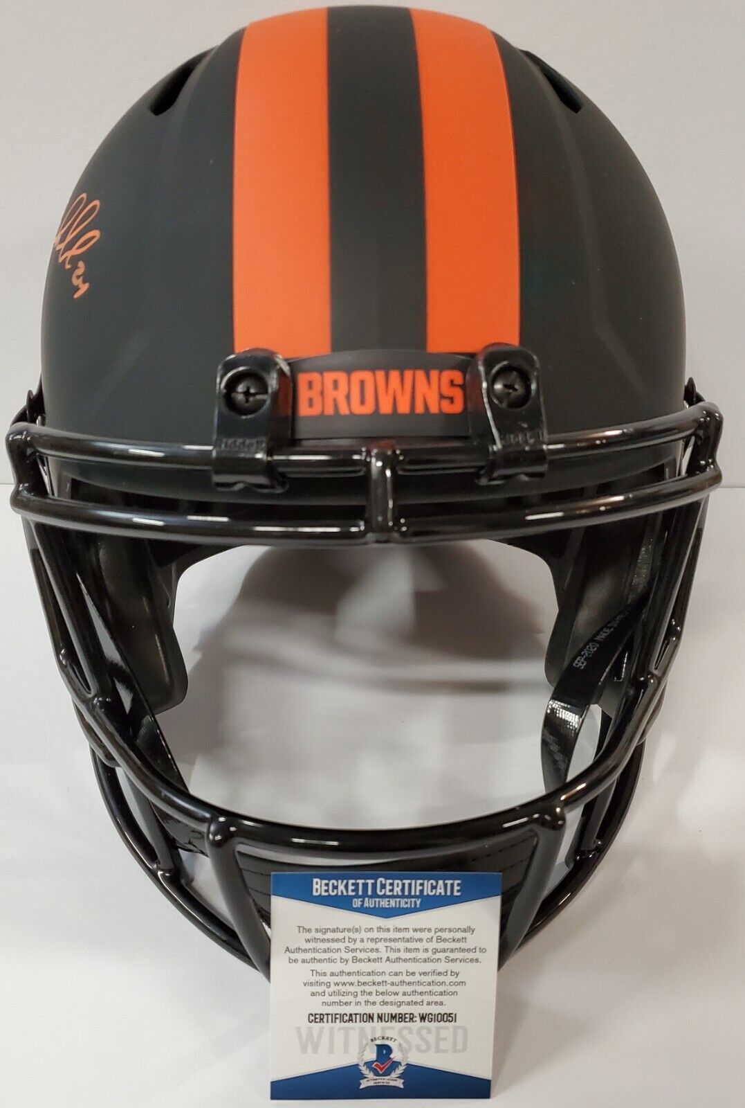 MVP Authentics Nick Chubb Autographed Cleveland Browns Full Sz Eclipse Rep Helmet Beckett Coa 332.10 sports jersey framing , jersey framing