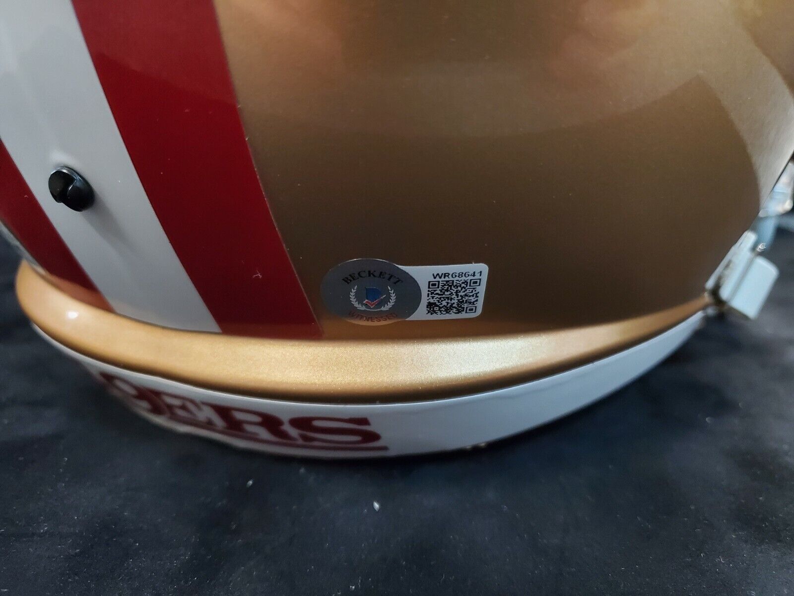 MVP Authentics S.F. 49Ers Brandon Aiyuk Signed Full Size Speed Replica Helmet Beckett Holo 288 sports jersey framing , jersey framing