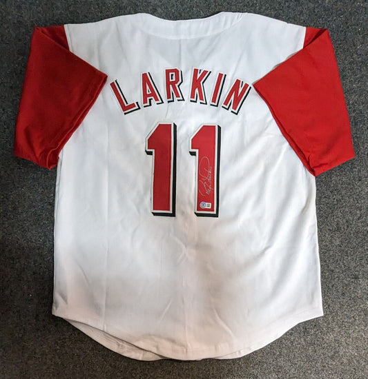 MVP Authentics Cincinnati Reds Barry Larkin Autographed Signed Custom Jersey Beckett Holo 184.50 sports jersey framing , jersey framing