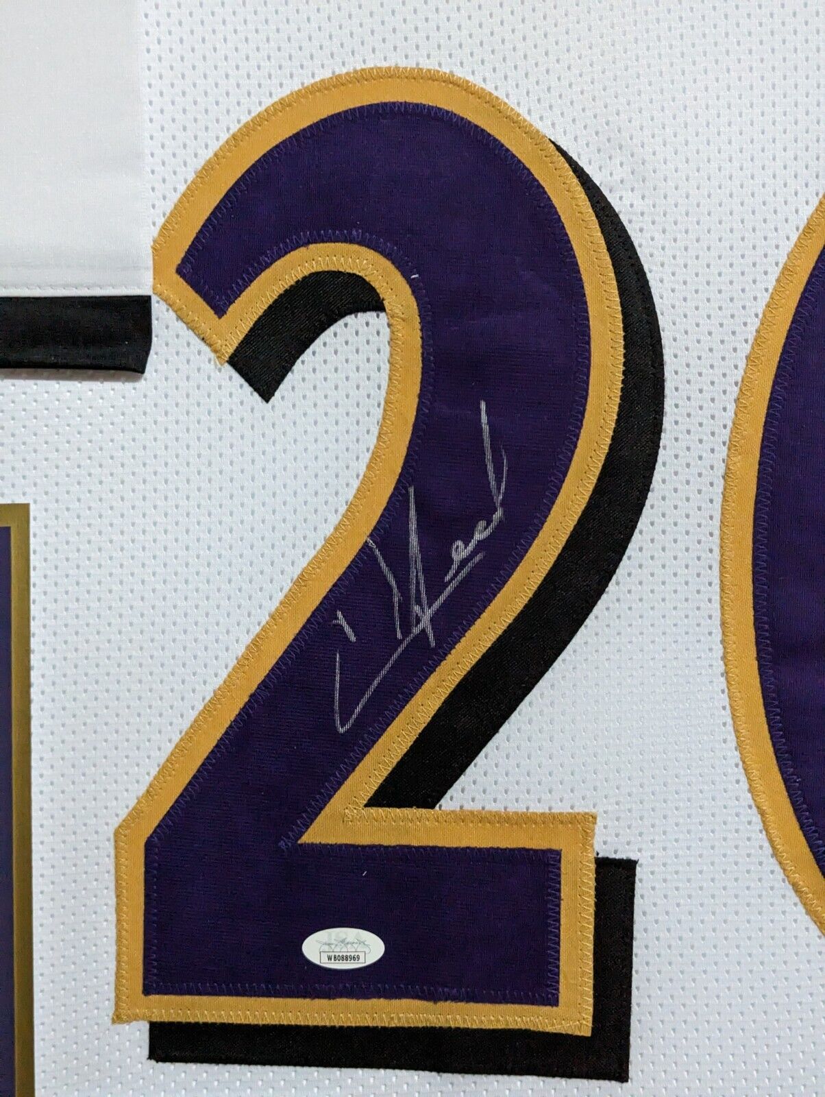 MVP Authentics Framed Baltimore Ravens Ed Reed Autographed Signed Jersey Jsa Coa 630 sports jersey framing , jersey framing