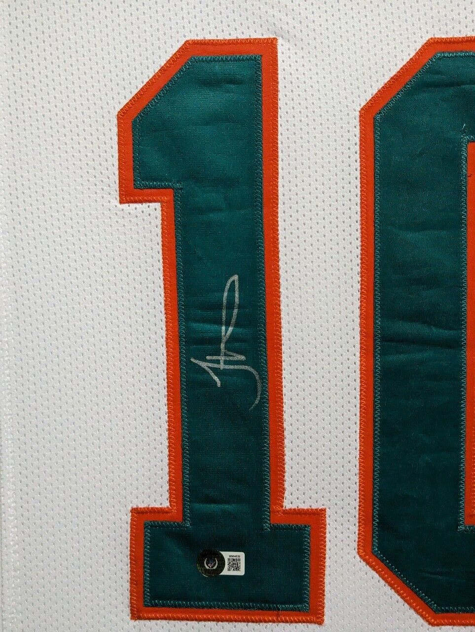 MVP Authentics Framed Miami Dolphins Tyreek Hill Autographed Signed Jersey Beckett Holo 450 sports jersey framing , jersey framing