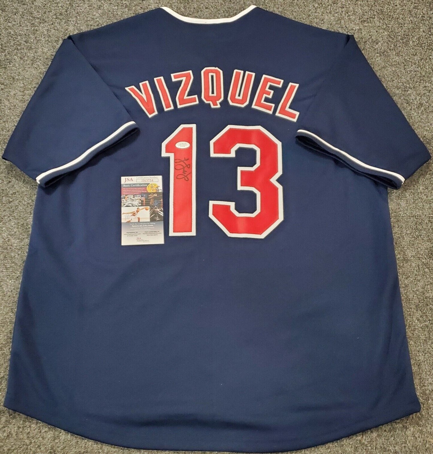 MVP Authentics Cleveland Indians Omar Vizquel Autographed Jersey Jsa Coa 125.10 sports jersey framing , jersey framing